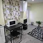 Spacious One Bedroom Self Contain With Toilet And Bath