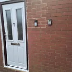 Spacious One Bedroom Self Contain With Toilet And Bath