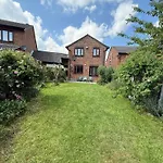 Rafiki Springs - Luxury 5-Bed Home In Milton Keynes