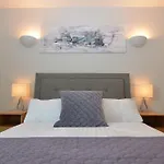 Brightleap Apartments - Silbury View