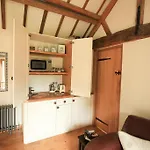 Manor Farm-Mk Self-Contained Serviced Accommodation