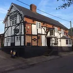 The New Lowndes Arms