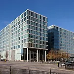 2 Bedroom 2 Bathroom Apartment In Central Milton Keynes With Free Parking And Smart Tv - Contractors, Relocation, Business Travellers