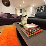 Spacious Contractor House For Large Groups- Up To 4 Private Parking By Ideyfine Apartments