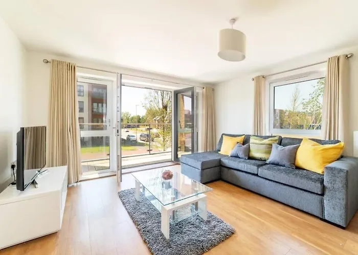 Spacious Two Bedroom, Two Bathroom Apartment With Free Parking, Wifi And Netflix By Hp Accommodation