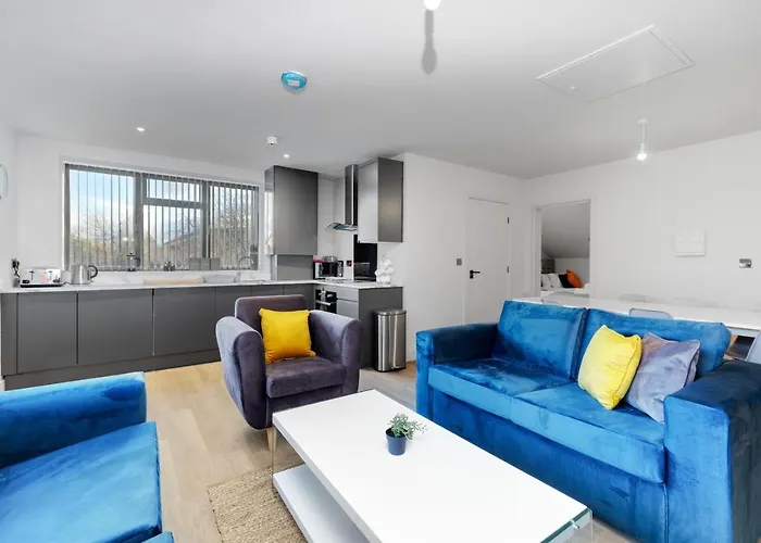 Infra Mews, Superb Delightful Apartments Perfect For Contractors & Long Stays, 1, 2 & 4 Bedroom, Wifi & Parking
