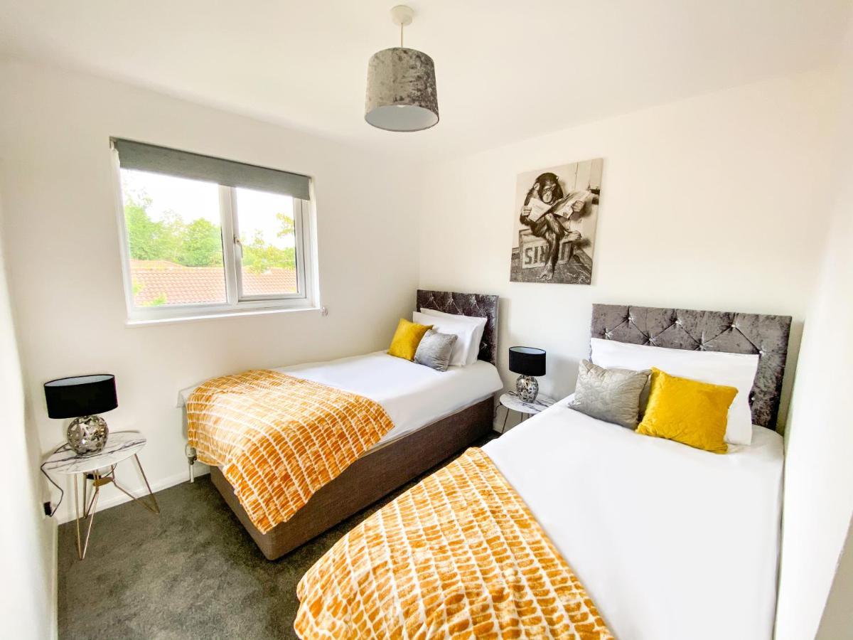 Contractor House - Free Parking - Garden - Cmk * Milton Keynes