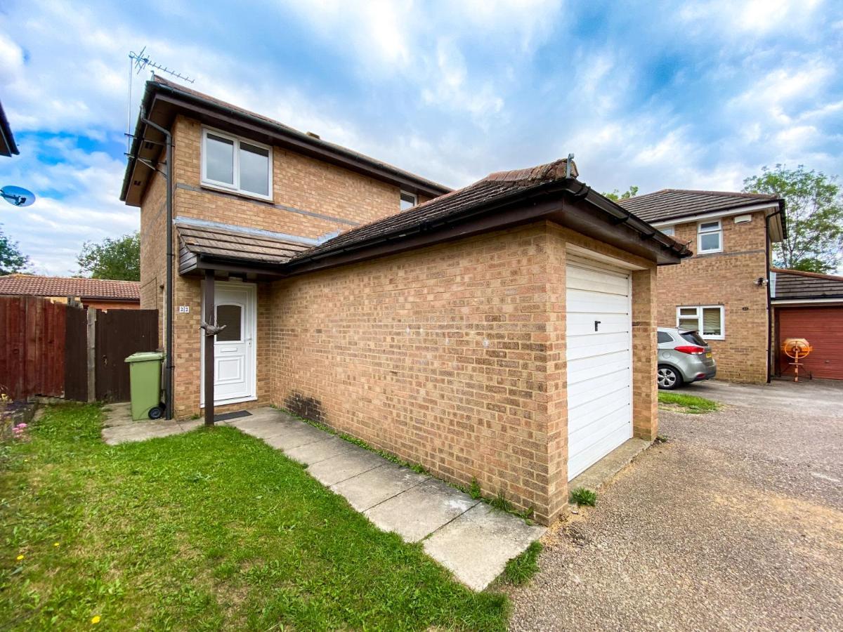 Contractor House - Free Parking - Garden - Cmk Holiday home *