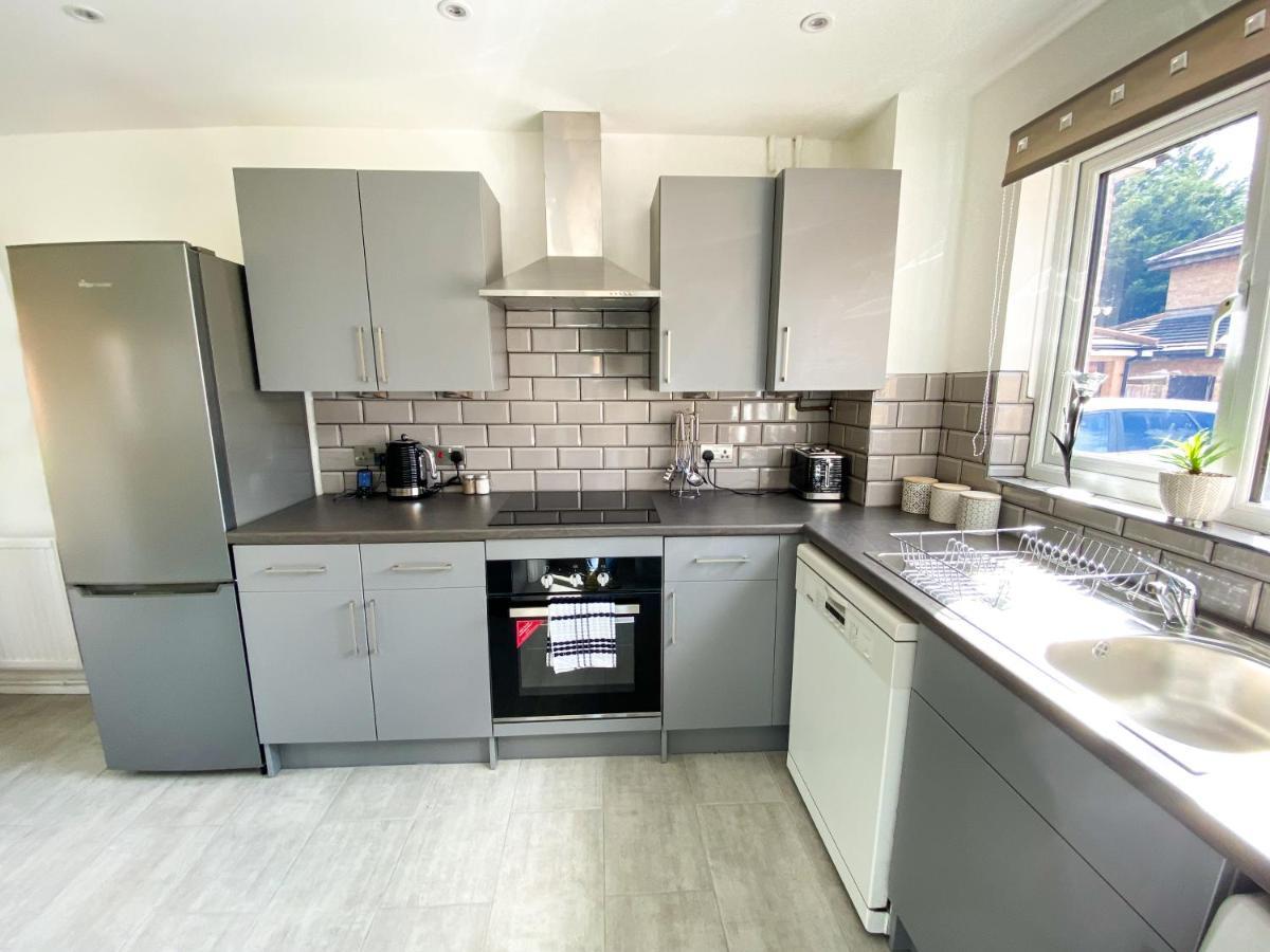 Contractor House - Free Parking - Garden - Cmk * Milton Keynes