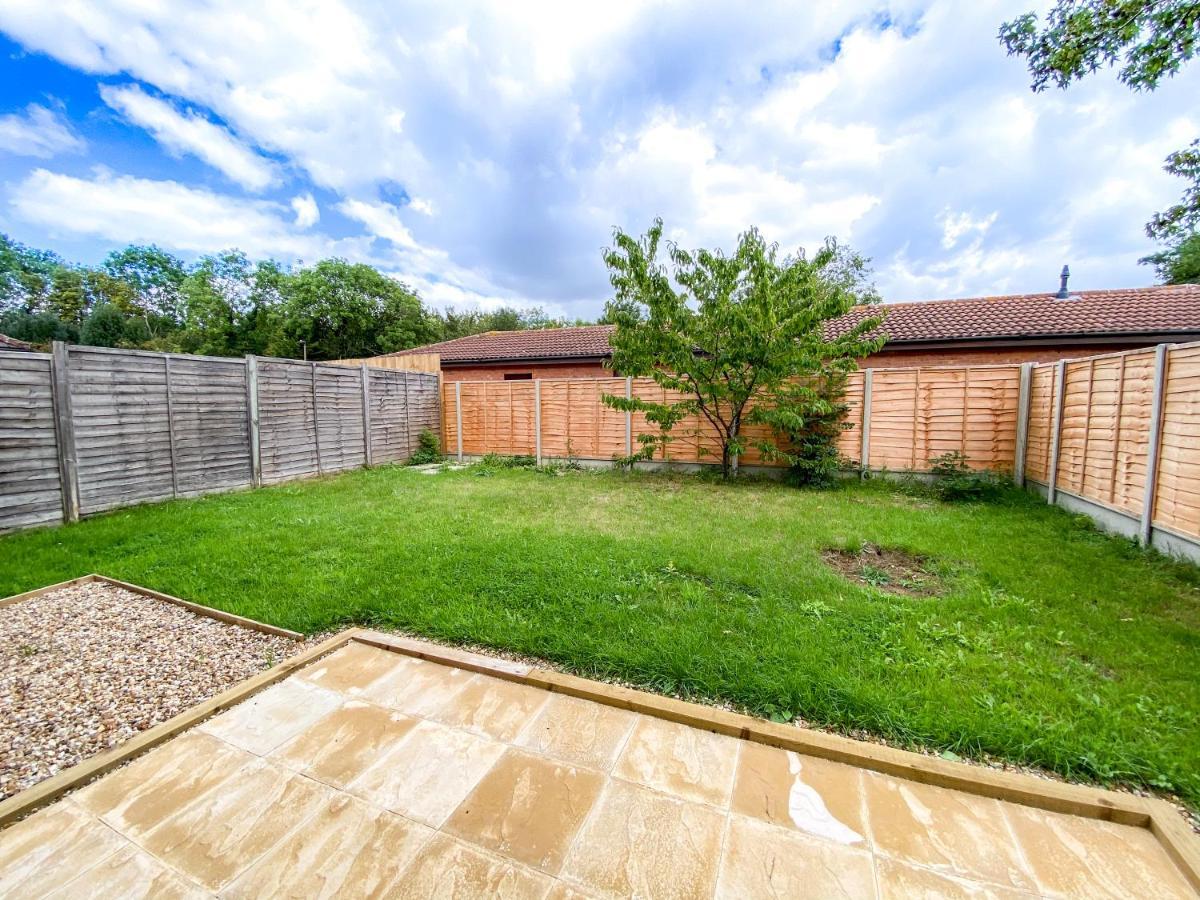 Contractor House - Free Parking - Garden - Cmk * Milton Keynes
