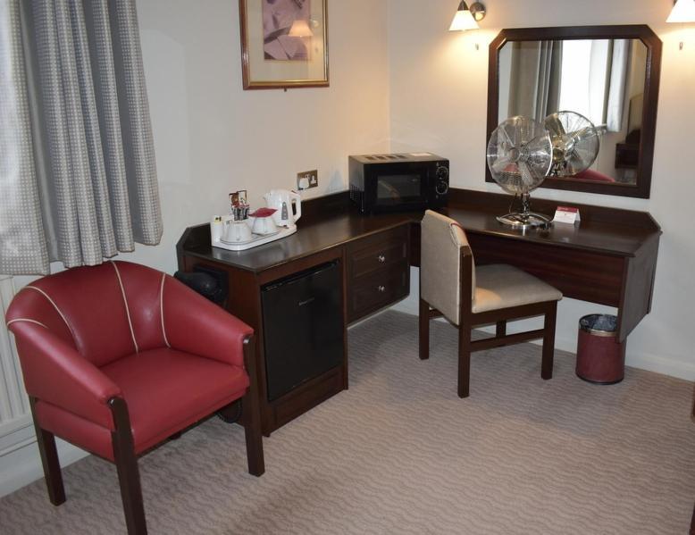 Peartree Waterside Lodge *