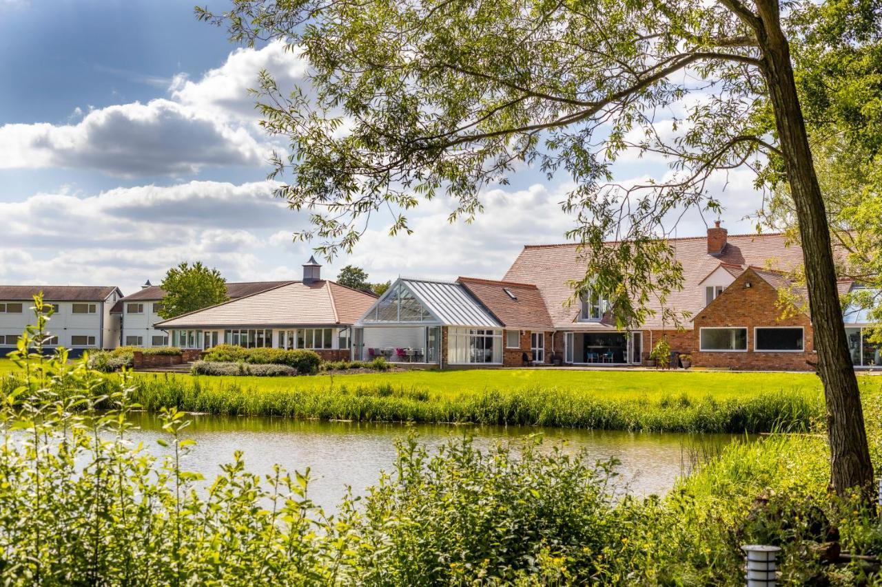 Kingfisher Hotel, Golf And Country Club Hotel