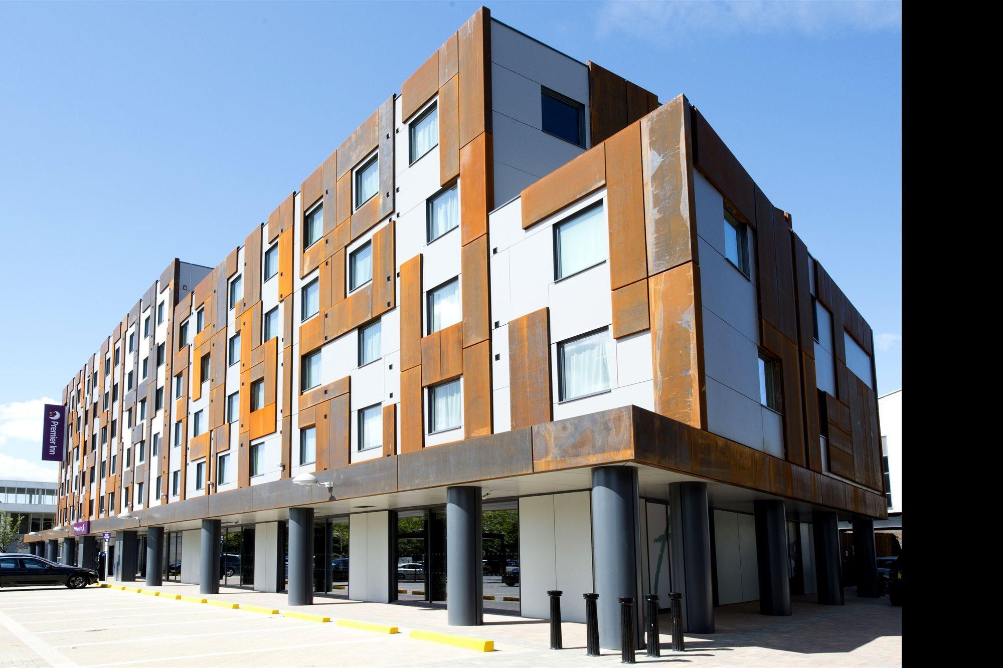 Premier Hotel 3*