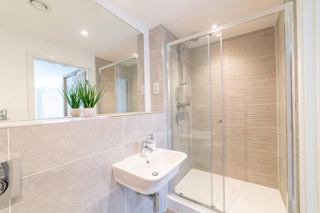 Apartamento Spacious Two Bedroom, Two Bathroom With Free Parking, Wifi And Netflix By Hp *