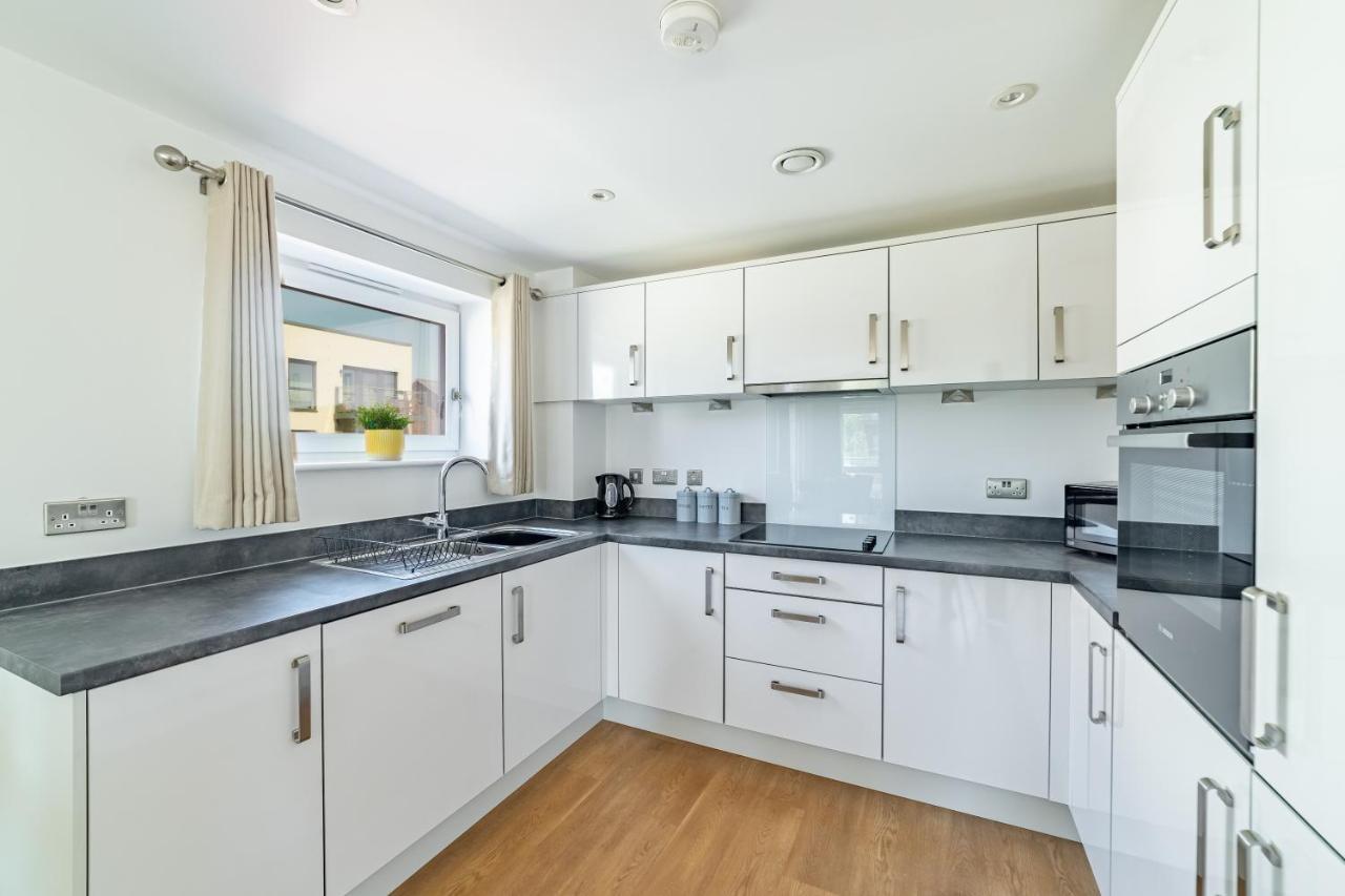 Spacious Two Bedroom, Two Bathroom With Free Parking, Wifi And Netflix By Hp Apartamento