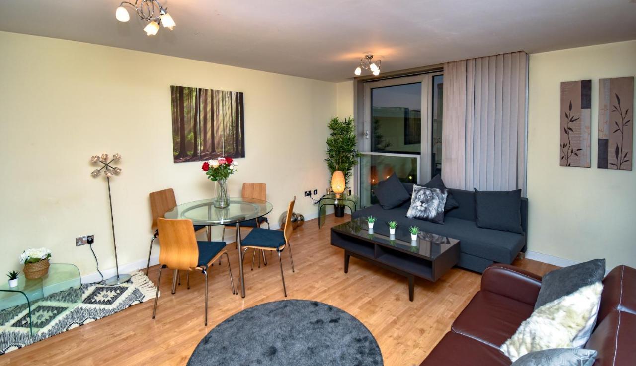 The Hub - Spacious, Bright And Modern With Free Parking Apartment Milton Keynes