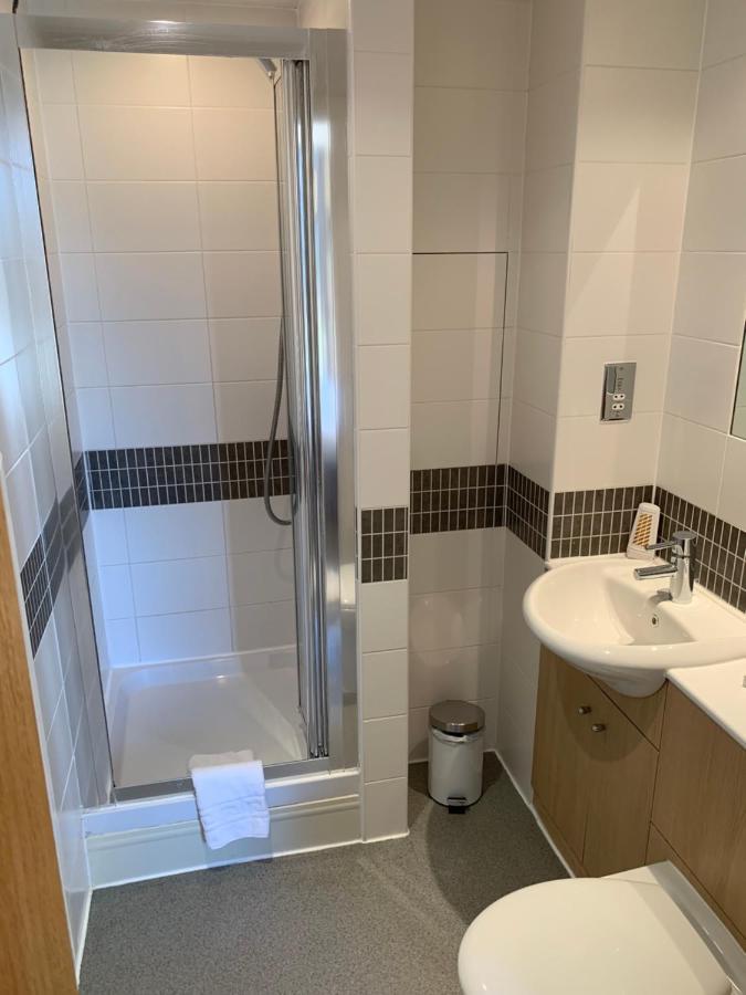 Istay At Vizion - Fully Equipped Modern Serviced With Balconies, Self Check-in, Superfast Broadband & Netflix, Free Underground Parking, 24h Security, Rooftop Gardens, Located In Mk