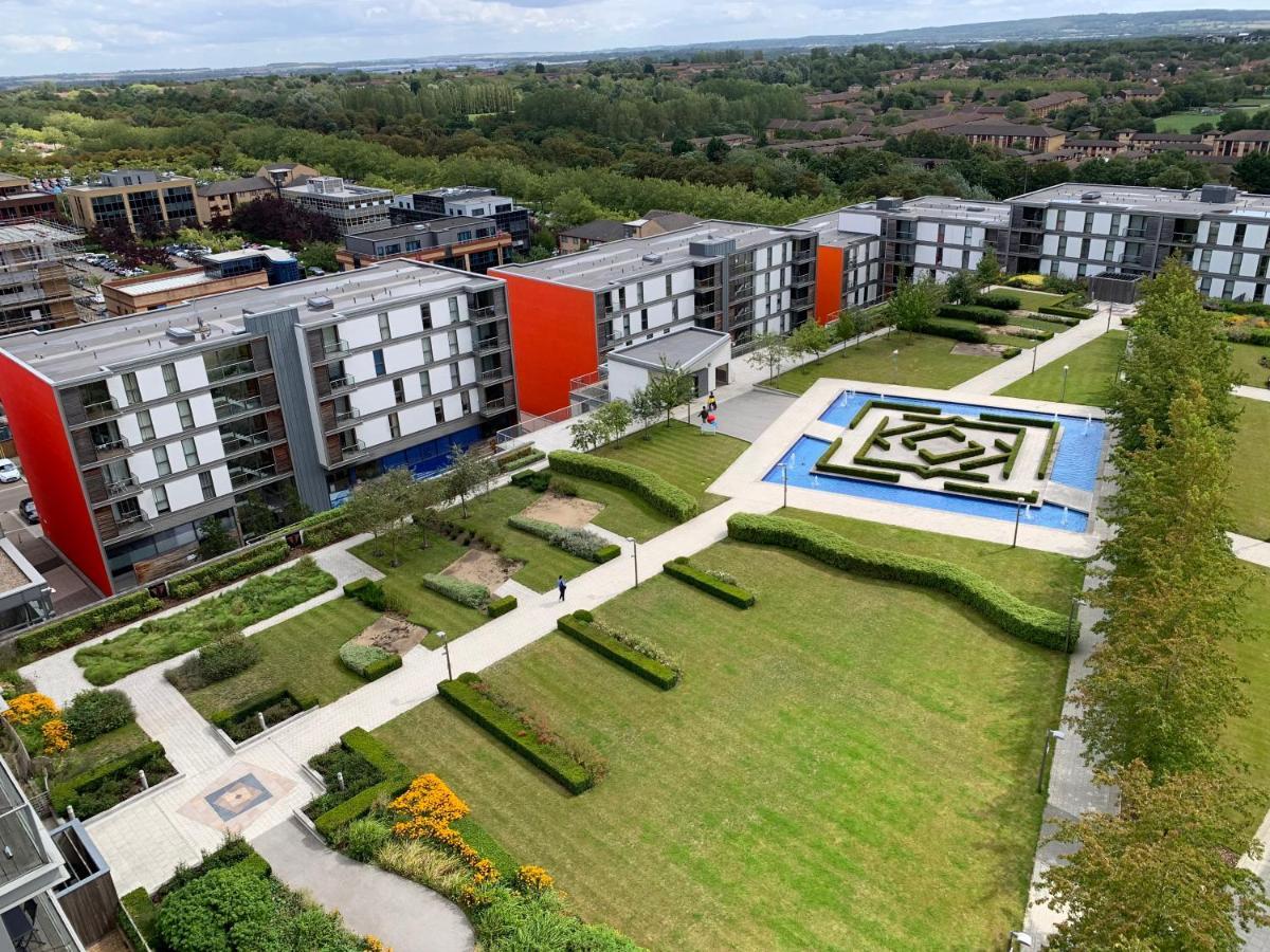 Apartment Istay At Vizion - Fully Equipped Modern Serviced With Balconies, Self Check-in, Superfast Broadband & Netflix, Free Underground Parking, 24h Security, Rooftop Gardens, Located In Mk