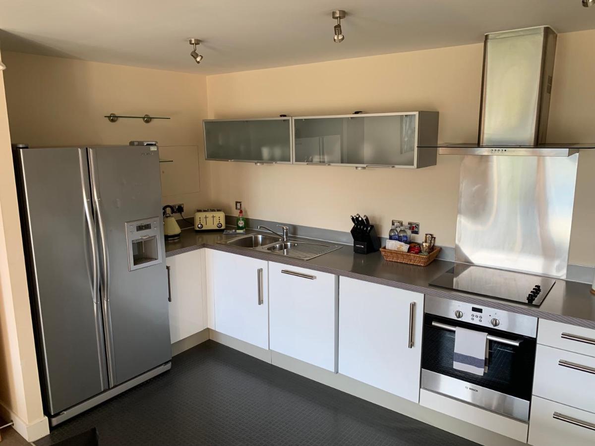 Istay At Vizion - Fully Equipped Modern Serviced With Balconies, Self Check-in, Superfast Broadband & Netflix, Free Underground Parking, 24h Security, Rooftop Gardens, Located In Mk Apartment