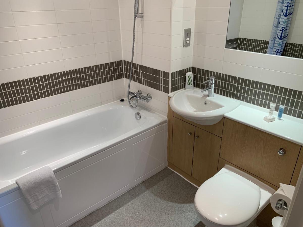Apartment Istay At Vizion - Fully Equipped Modern Serviced With Balconies, Self Check-in, Superfast Broadband & Netflix, Free Underground Parking, 24h Security, Rooftop Gardens, Located In Mk Milton Keynes