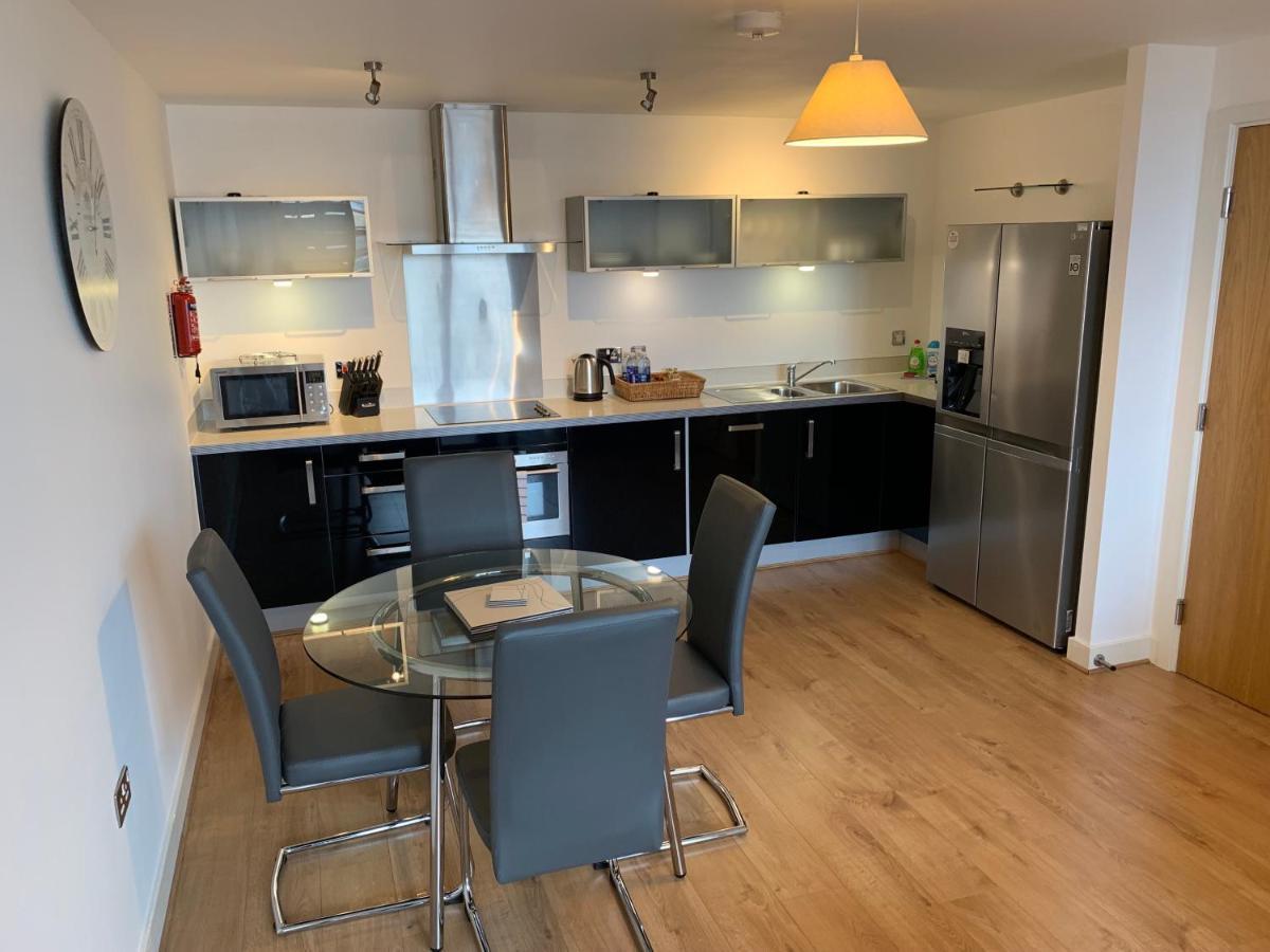 Istay At Vizion - Fully Equipped Modern Serviced With Balconies, Self Check-in, Superfast Broadband & Netflix, Free Underground Parking, 24h Security, Rooftop Gardens, Located In Mk Apartment *