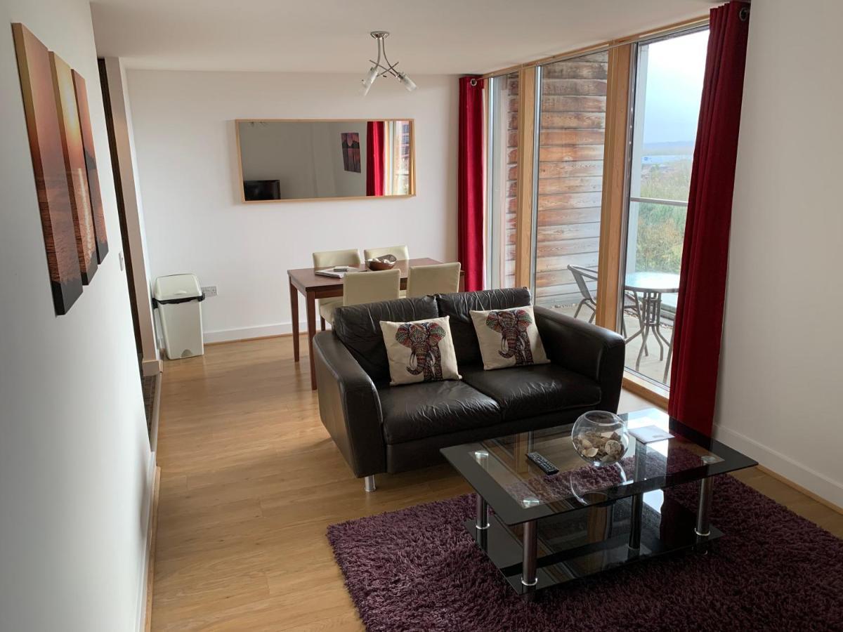 Apartment Istay At Vizion - Fully Equipped Modern Serviced With Balconies, Self Check-in, Superfast Broadband & Netflix, Free Underground Parking, 24h Security, Rooftop Gardens, Located In Mk