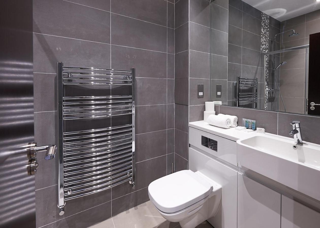 Luxustay Clyde House * Milton Keynes