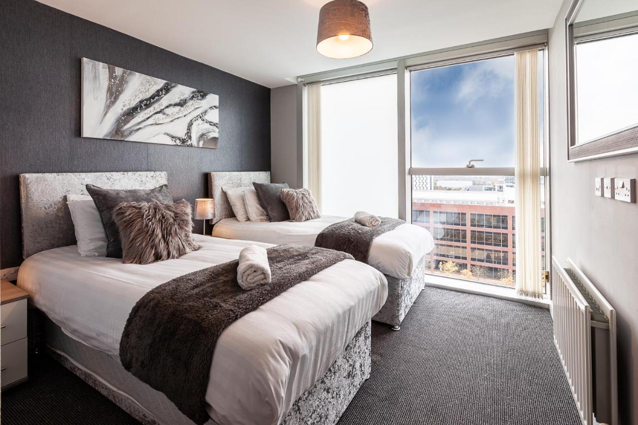 Smart Stay: 2br With Parking Milton Keynes
