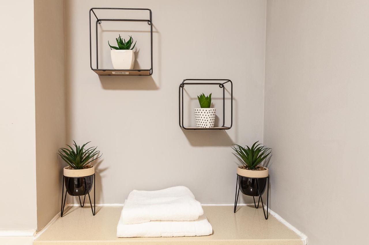 Smart Stay: 2br With Parking
