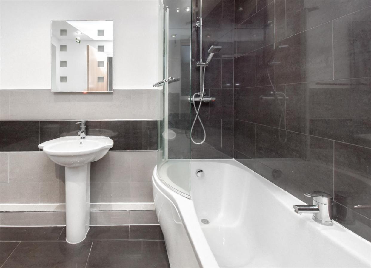 Foxley Place: Mk House For Large Groups Casa de férias *