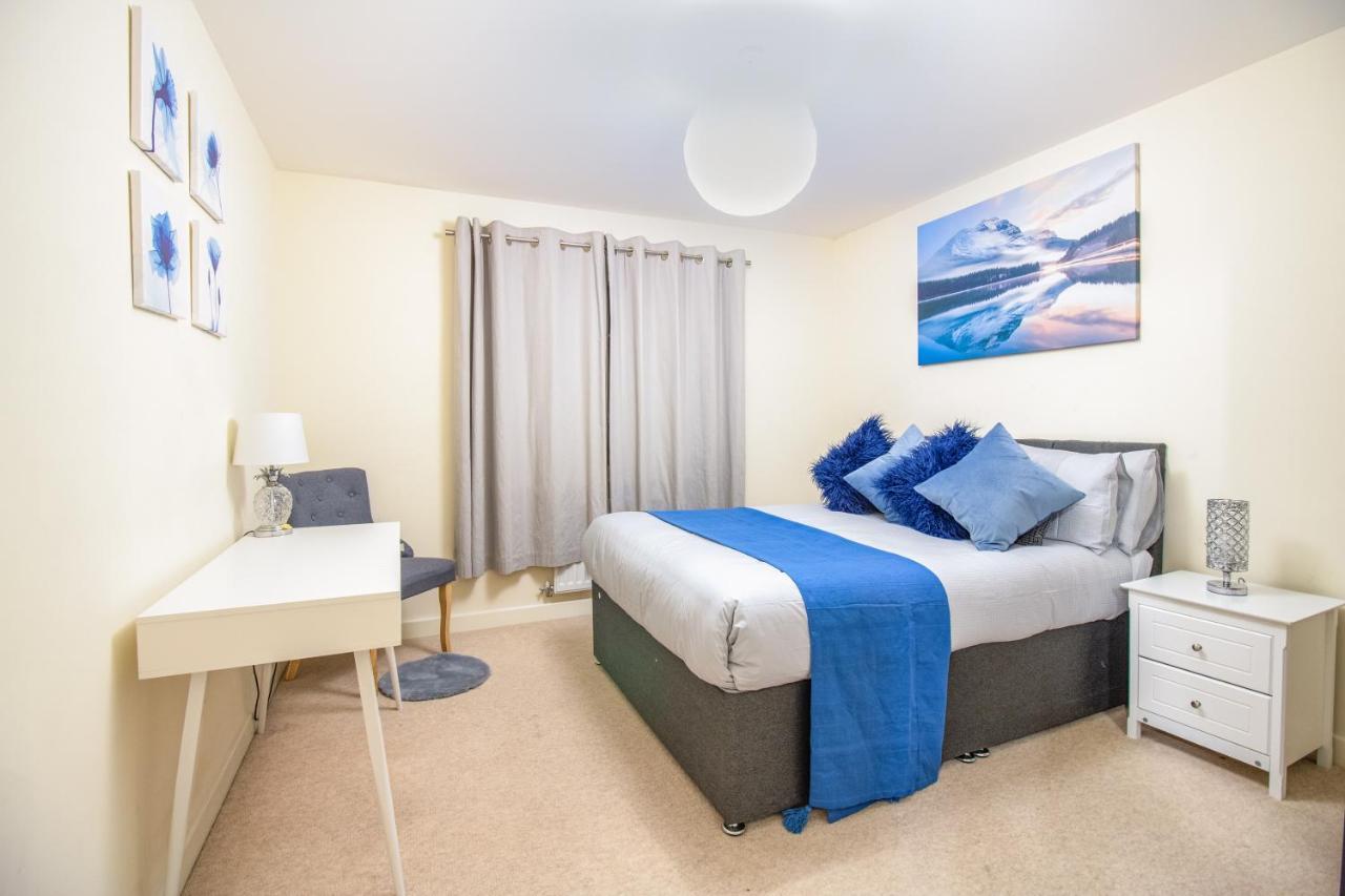 Virexxa Bletchley - Executive - 2bed Flat With Free Parking Apartment *