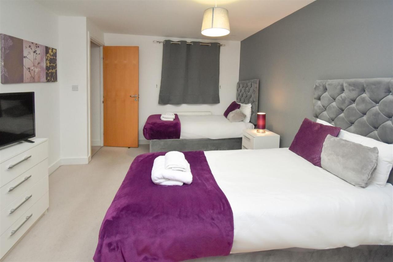 Foxley Place: Mk House For Large Groups Casa de férias Milton Keynes