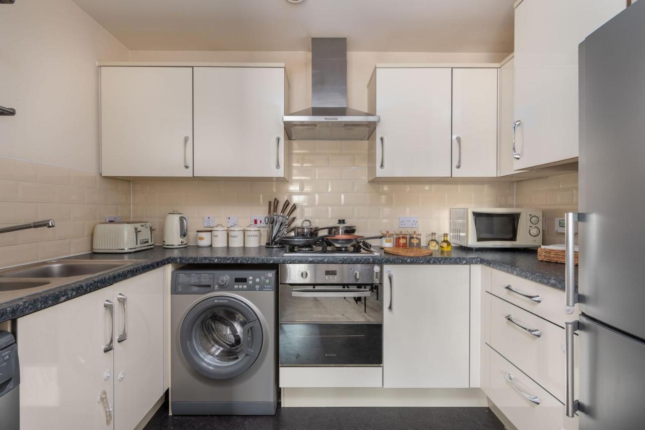 Virexxa Bletchley - Executive - 2bed Flat With Free Parking Apartment