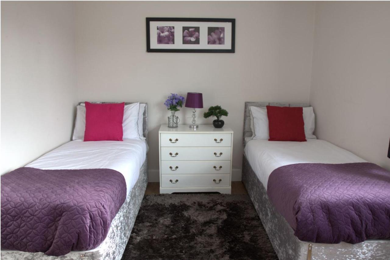 Spacious Contractor House For Large Groups- Up To 4 Private Parking By Ideyfine Apartment *