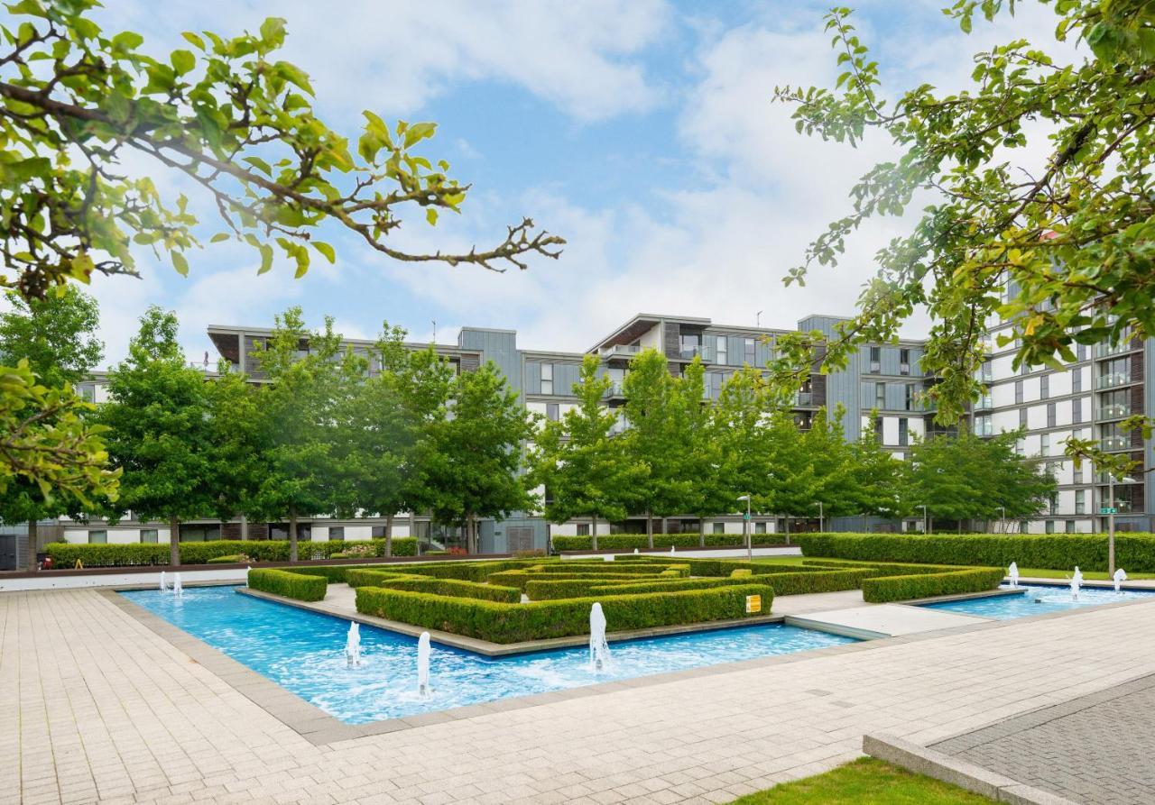 Apartment The Vizion Serviced From Pincott - Free Parking, Private Balcony, And Wifi