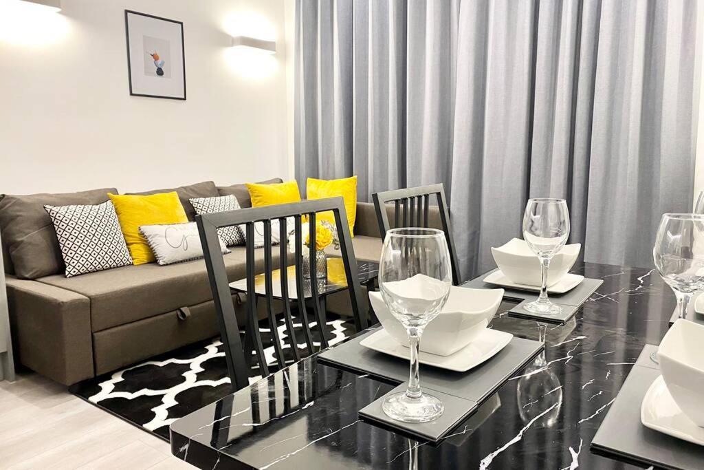 Smartrips - The Atrium Apartment *