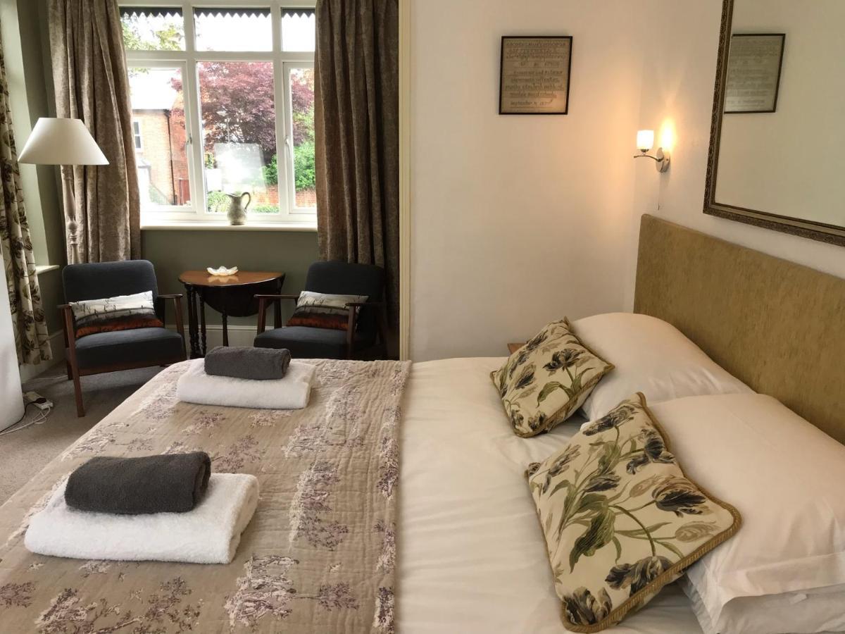 The White House 3* Milton Keynes