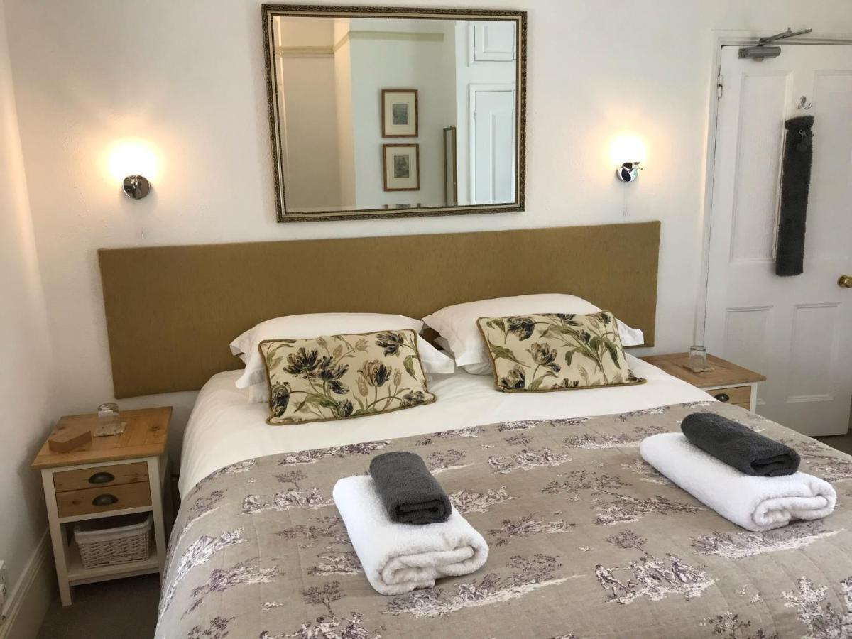 The White House Bed & Breakfast Milton Keynes