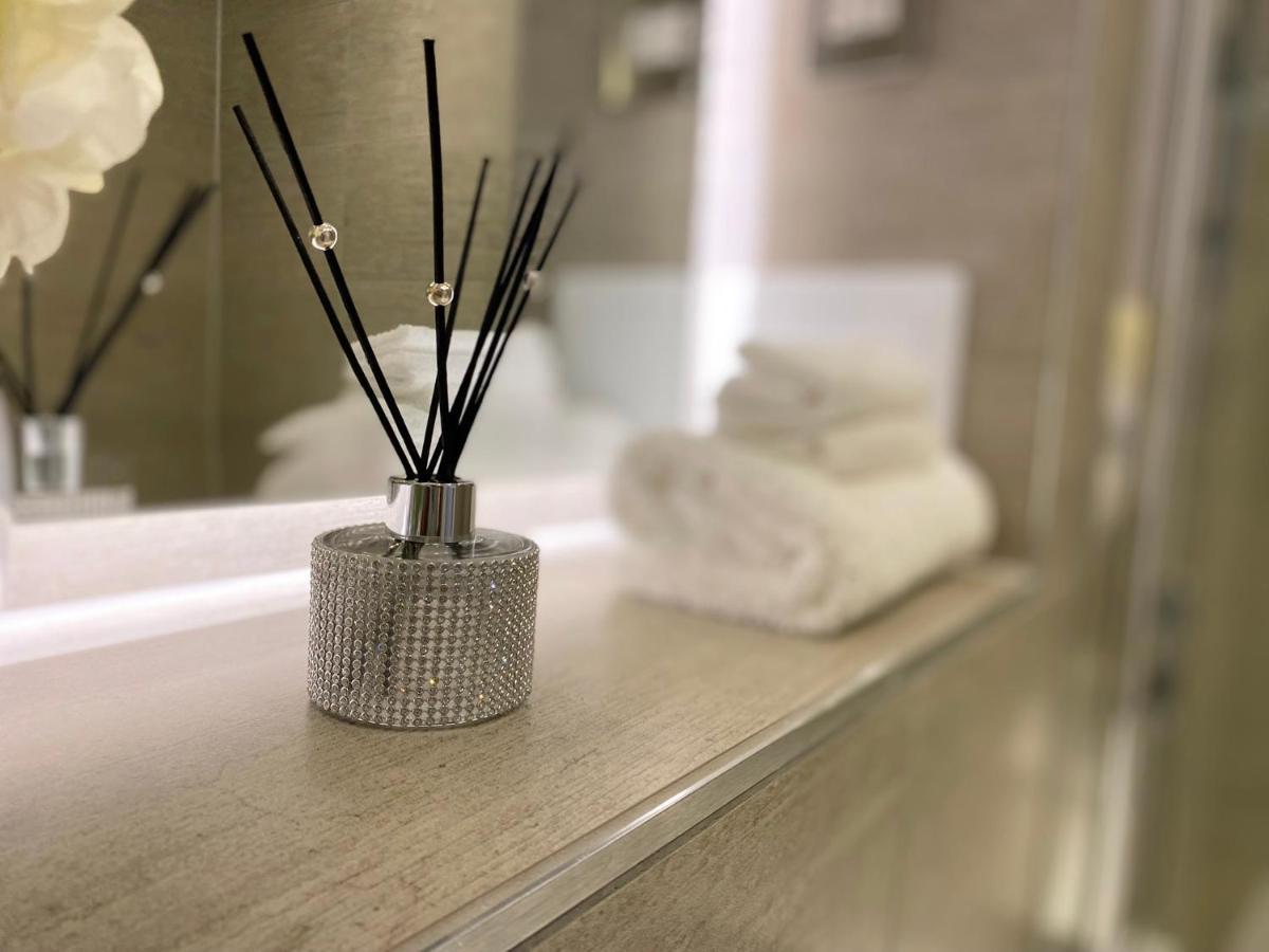 Newpointe Stunning 1-bedroom Serviced Apartment *