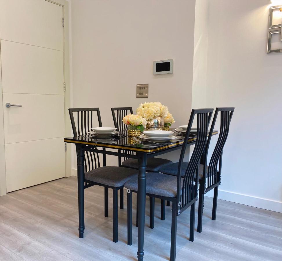 Apartment Newpointe Stunning 1-bedroom Serviced *