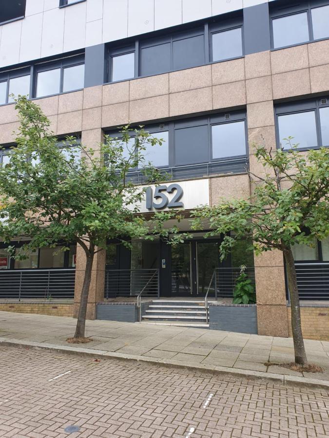 Apartment Dreamland Suites Milton Keynes