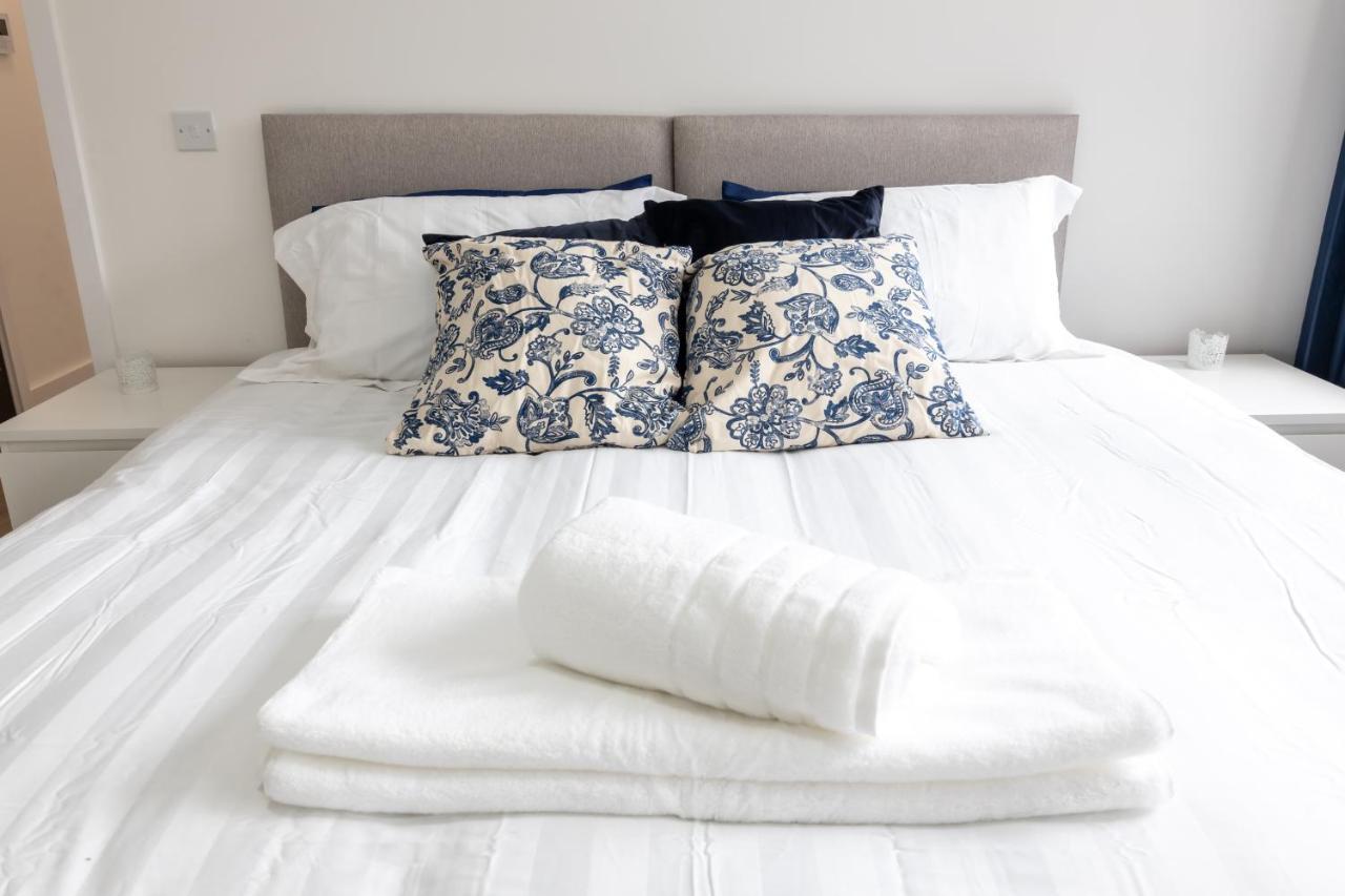 Dreamland Suites Apartment