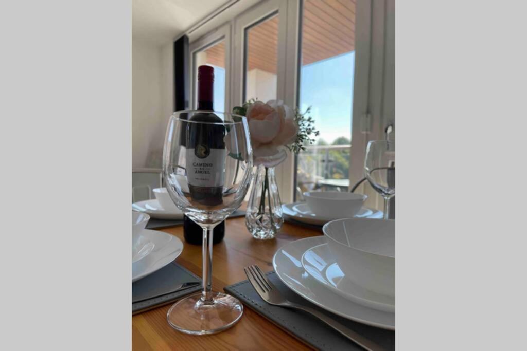 Park View Luxury 2-bedroom Serviced Apartment.