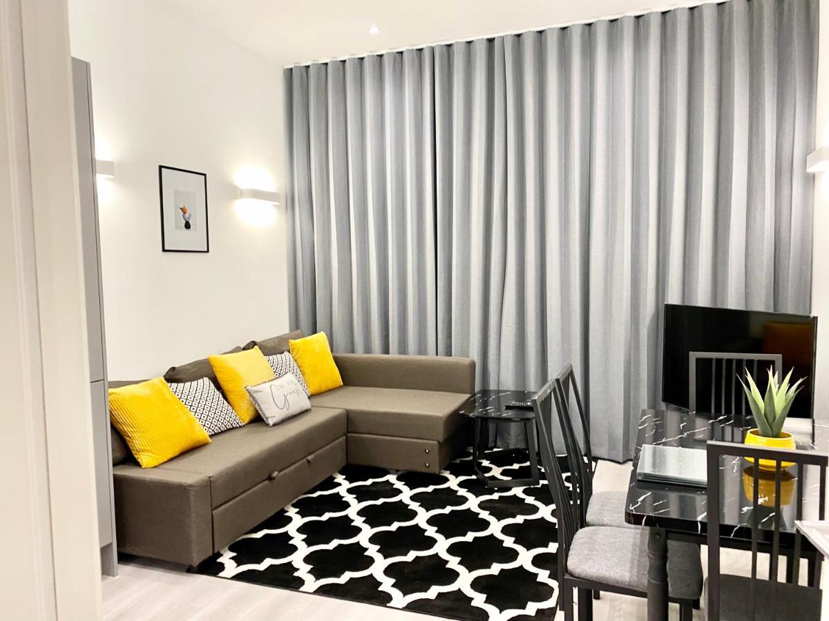Smartrips - The Atrium Apartment *