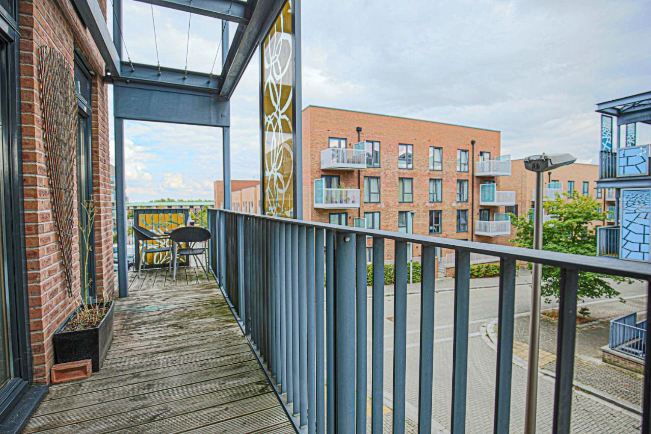 Luxury Mk Apartment: Smart Living With Parking & Balcony *