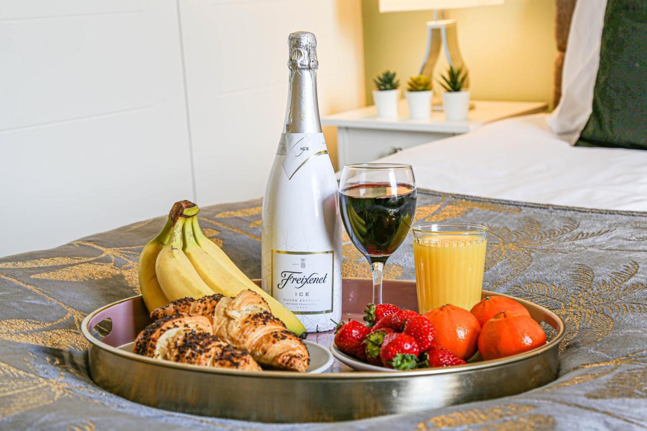 Luxury Mk Apartment: Smart Living With Parking & Balcony *