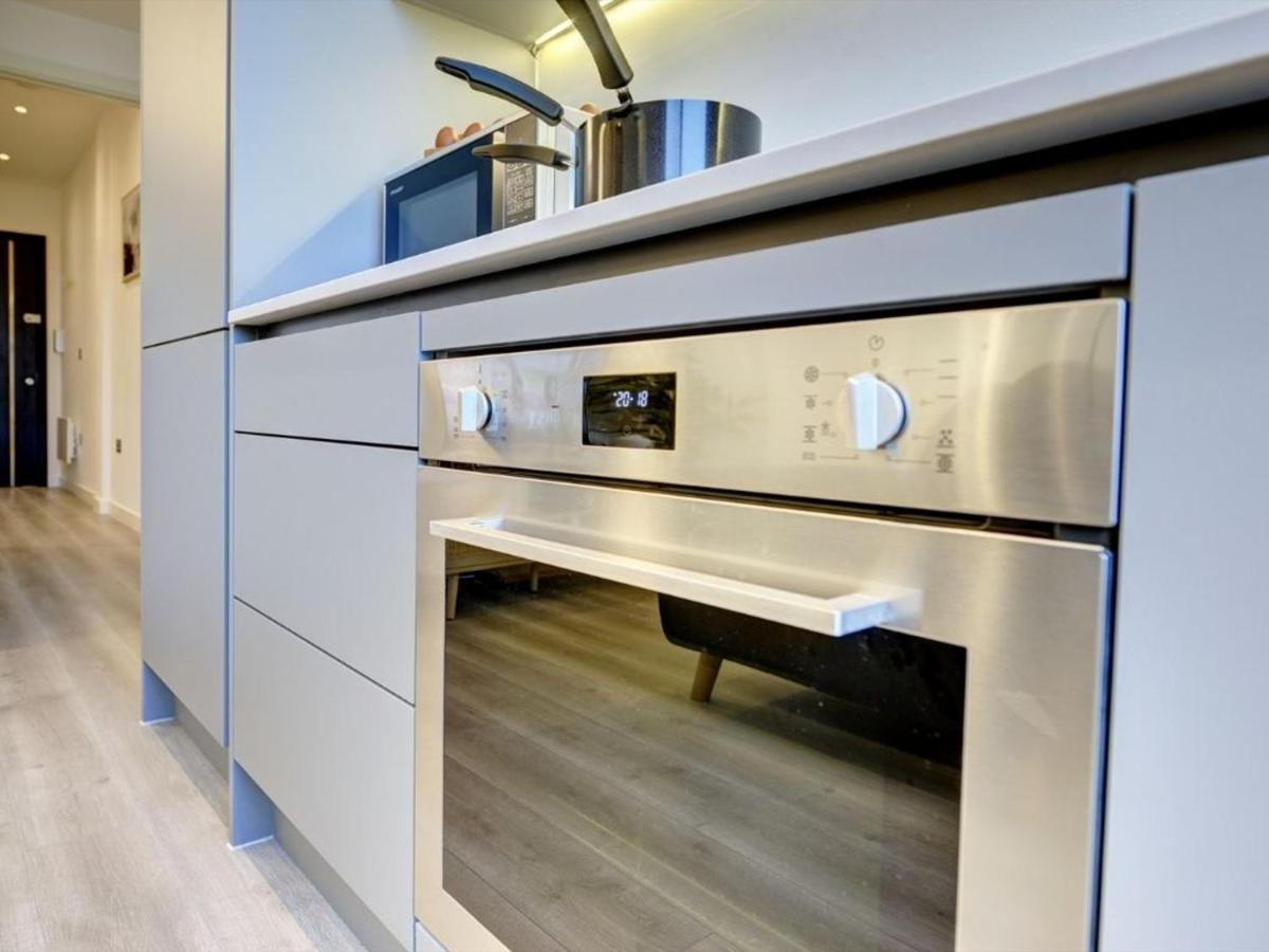 A Lovely Calm & High-End Space Near Cmk I Pet Friendly I Free Parking I Eco-Serviced Apartment By Free Range Stays Milton Keynes
