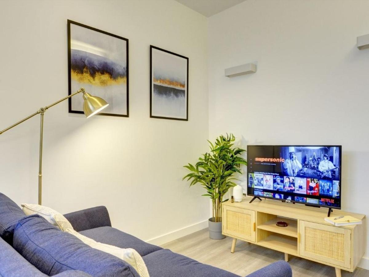 A Lovely Calm & High-End Space Near Cmk I Pet Friendly I Free Parking I Eco-Serviced Apartment By Free Range Stays Aparthotel Milton Keynes
