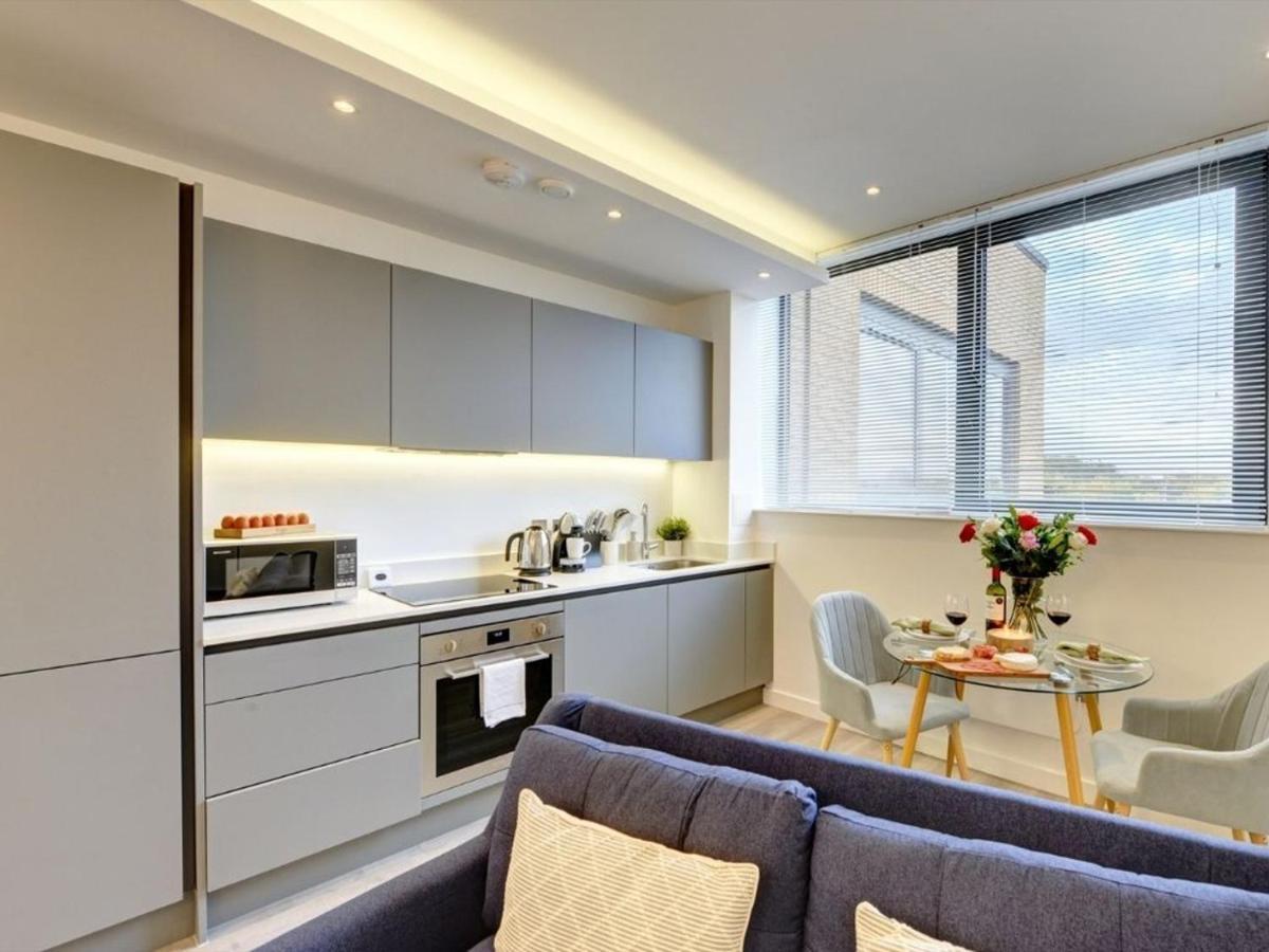 A Lovely Calm & High-End Space Near Cmk I Pet Friendly I Free Parking I Eco-Serviced Apartment By Free Range Stays Aparthotel Milton Keynes