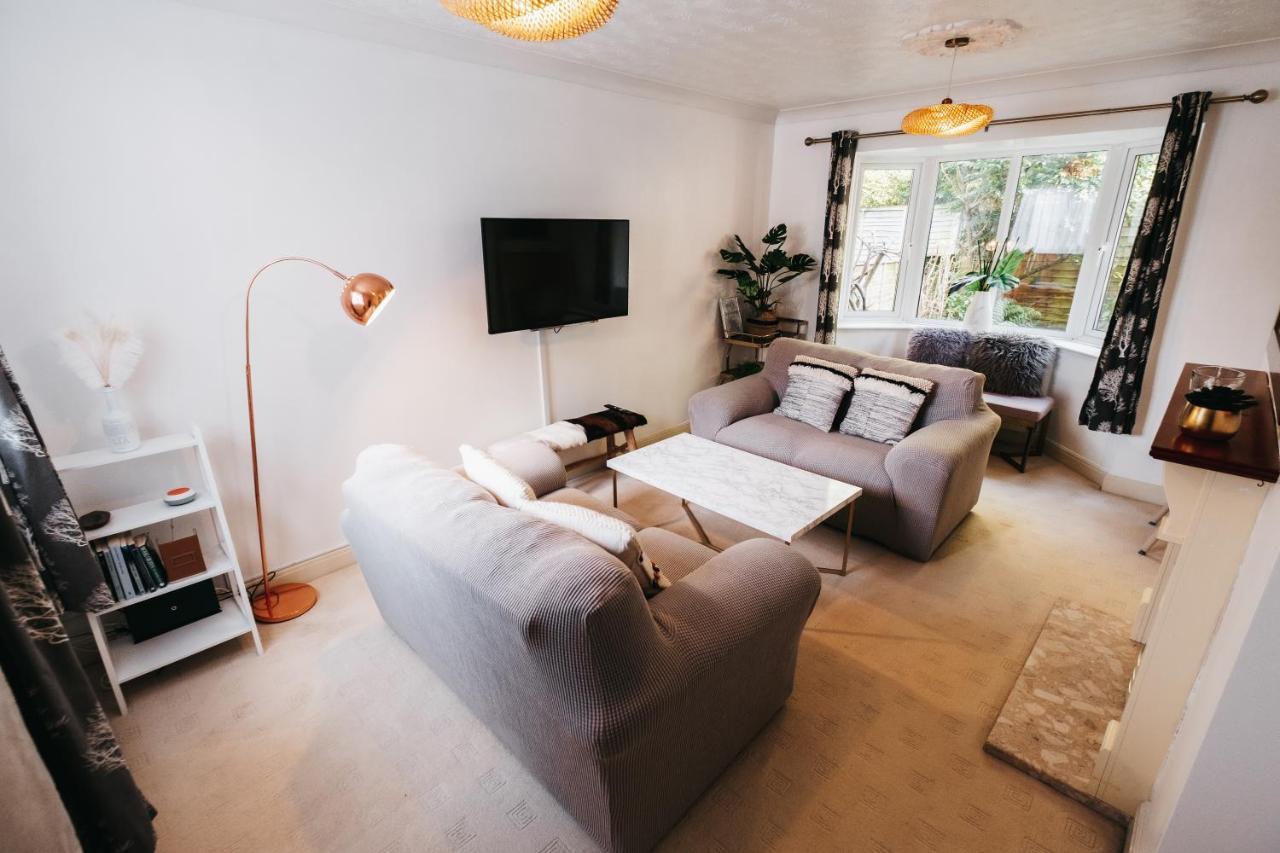 Booker Avenue House - 4 Bedroom House With Garden And Parking Holiday home